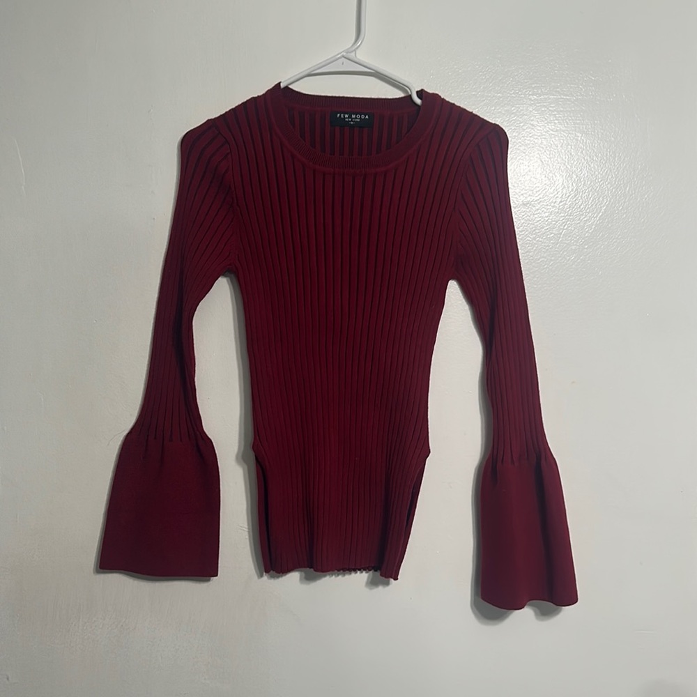 Few moda long sleeve ribbed sweater